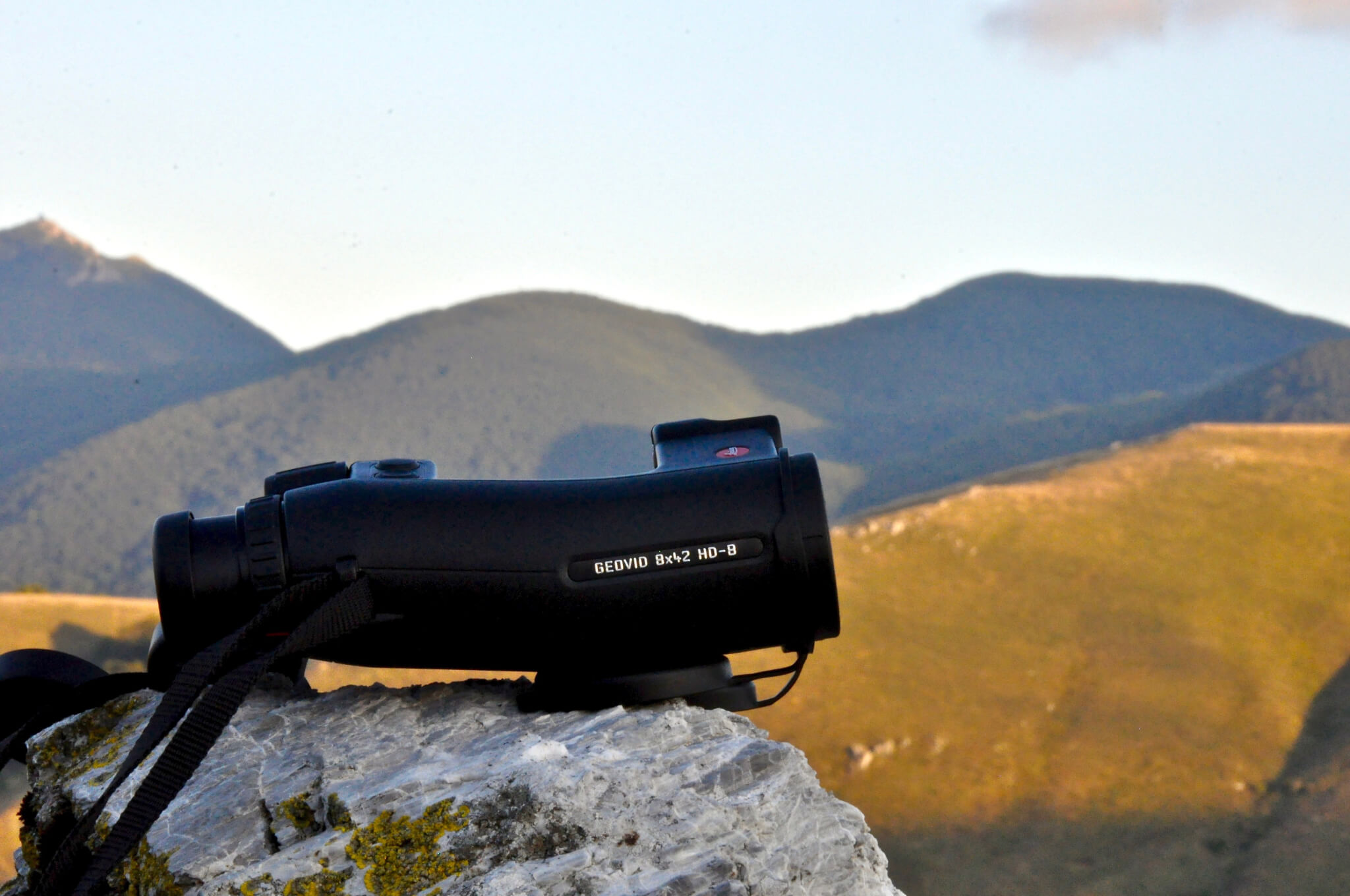il profilo inconfondibile del Geovid HD-B, identico al Geovid HD-R