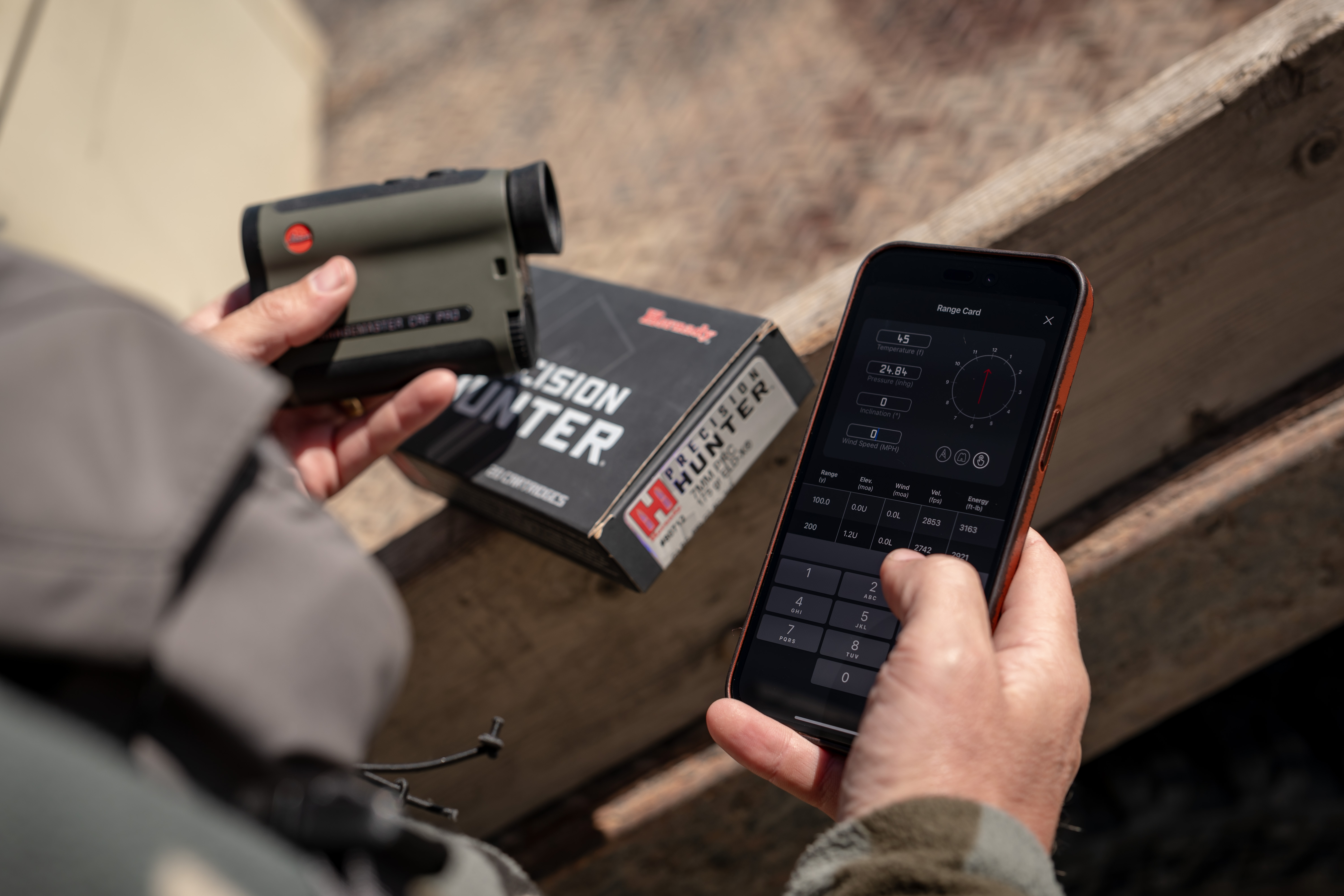 Il CRF PRO e la APP Leica Ballistics, disponibile anche in Italiano.