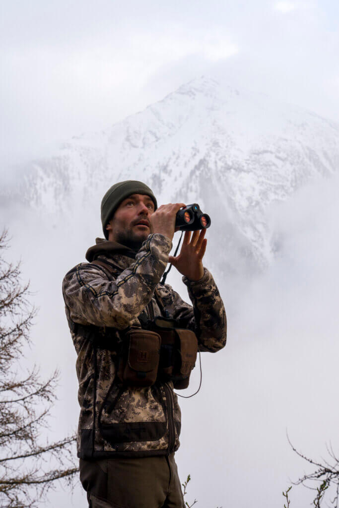 Giacca in pile Kamko a maniche lunghe da uomo - reversibile. Camo Mountain Hunter/marrone scuro