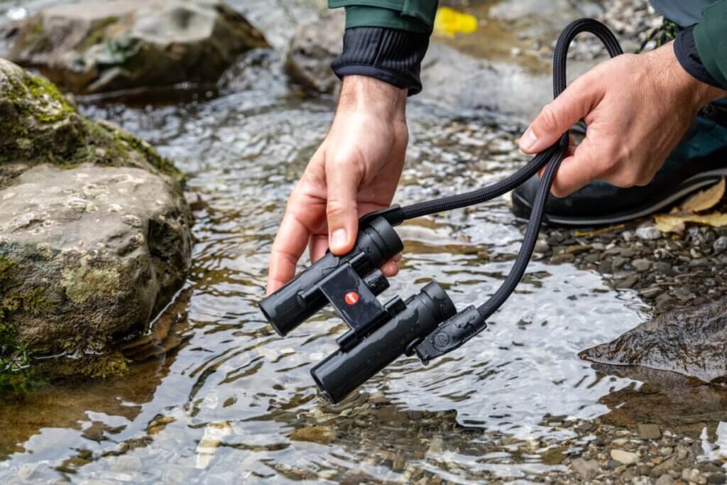 Leica Noctivid 8x25 e 10x25 sono a tenuta stagna, resistono fino a 5 metri di profondità e non temono quindi alcuna situazione atmosferica